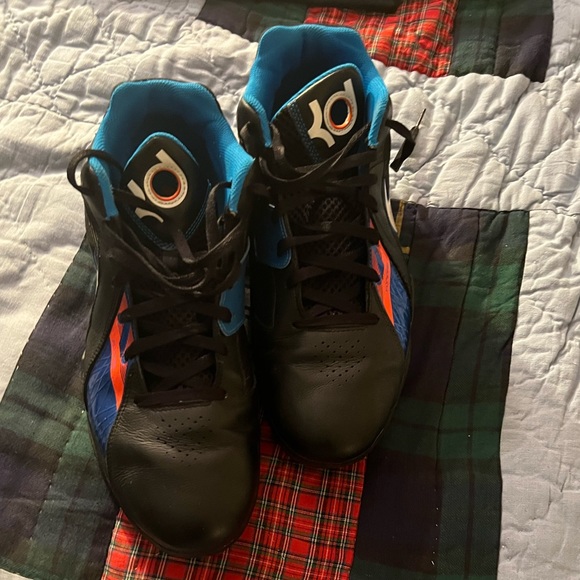 KD 3s OKC Colors - Picture 2 of 7